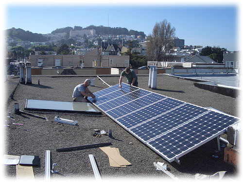 Montáž i výběr solárních panelů svěřte odborníkům